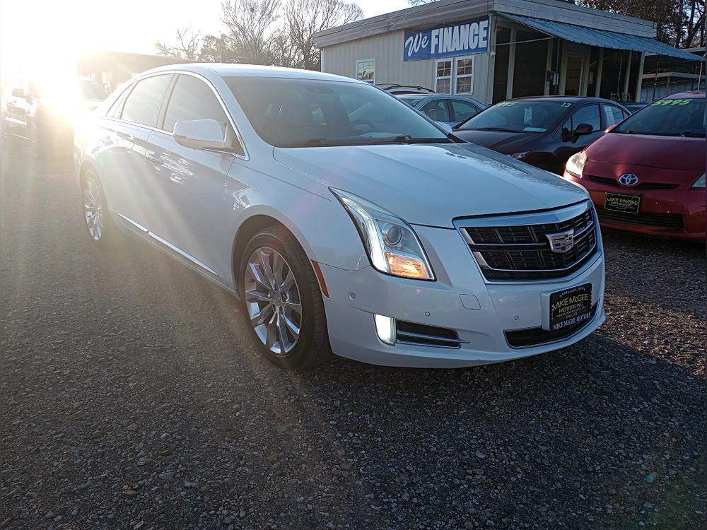 2016 Cadillac XTS Luxury Collection's photo
