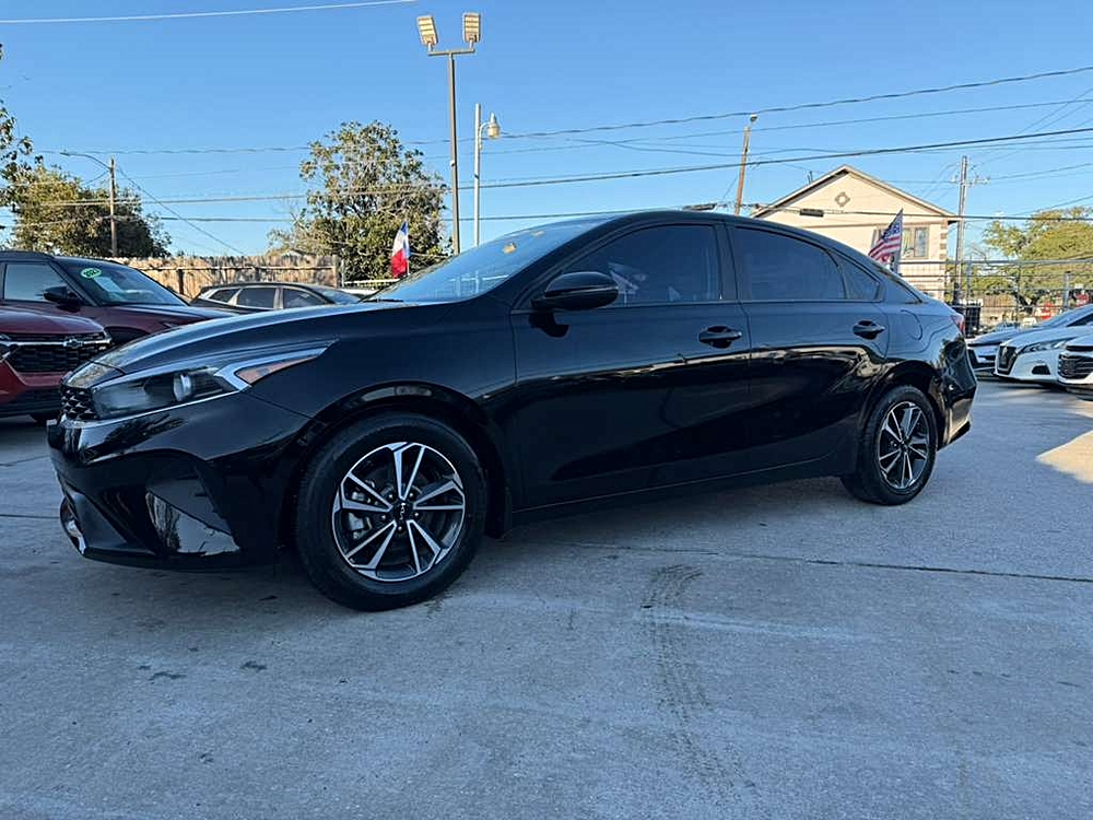 2024 Kia Forte LXS's photo