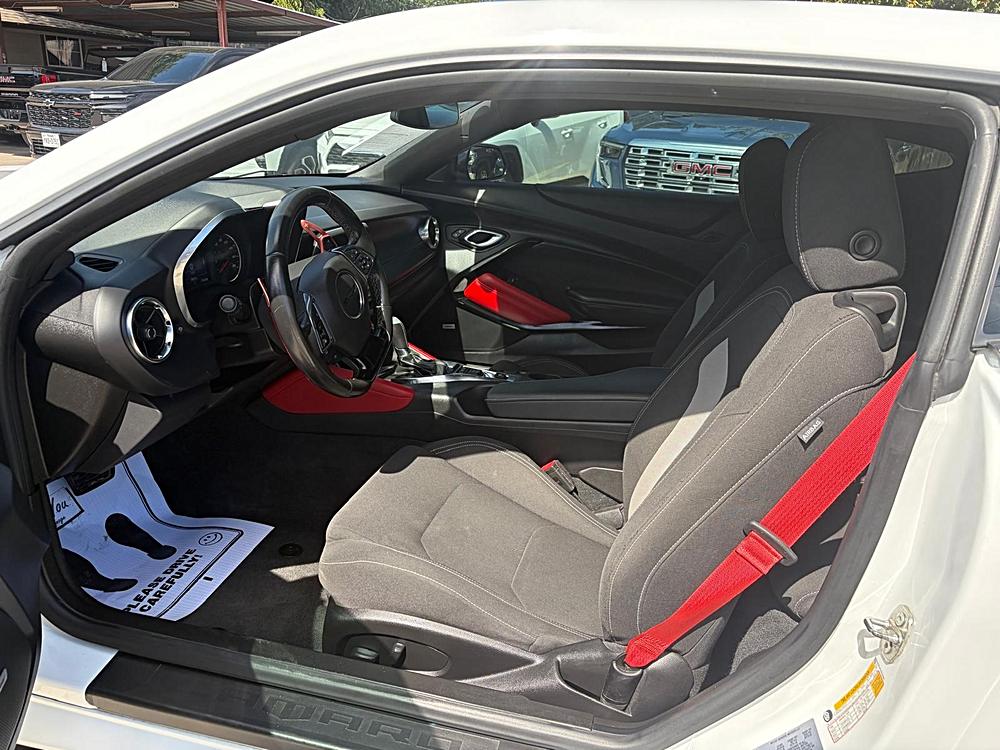 2023 Chevrolet Camaro 2