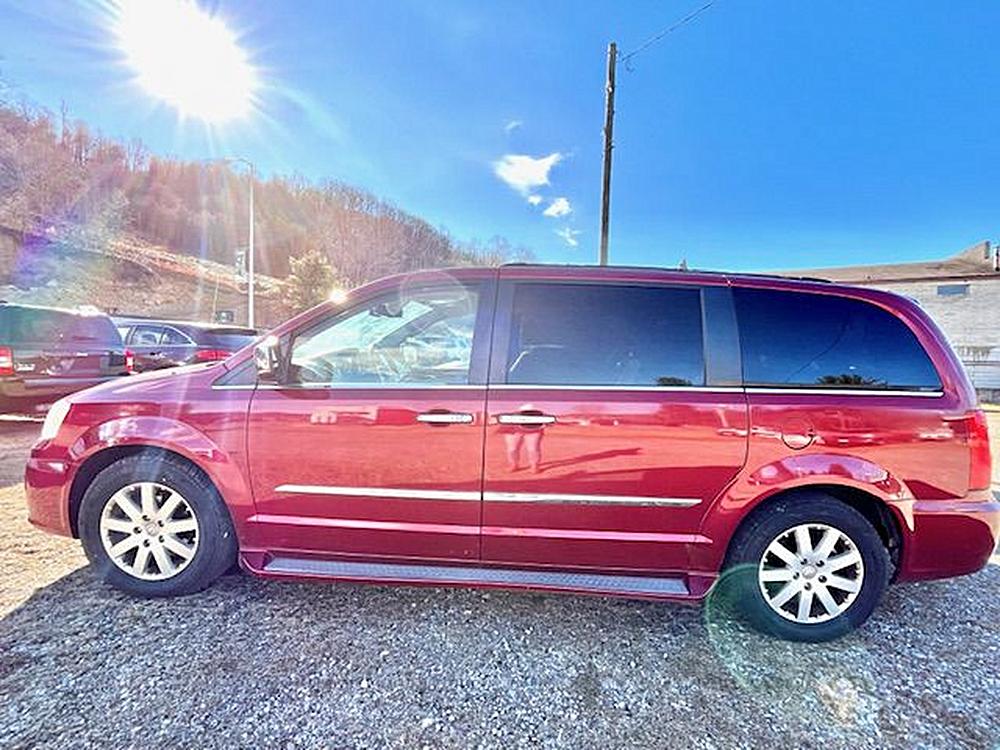 2011 Chrysler Town & Country Touring-L