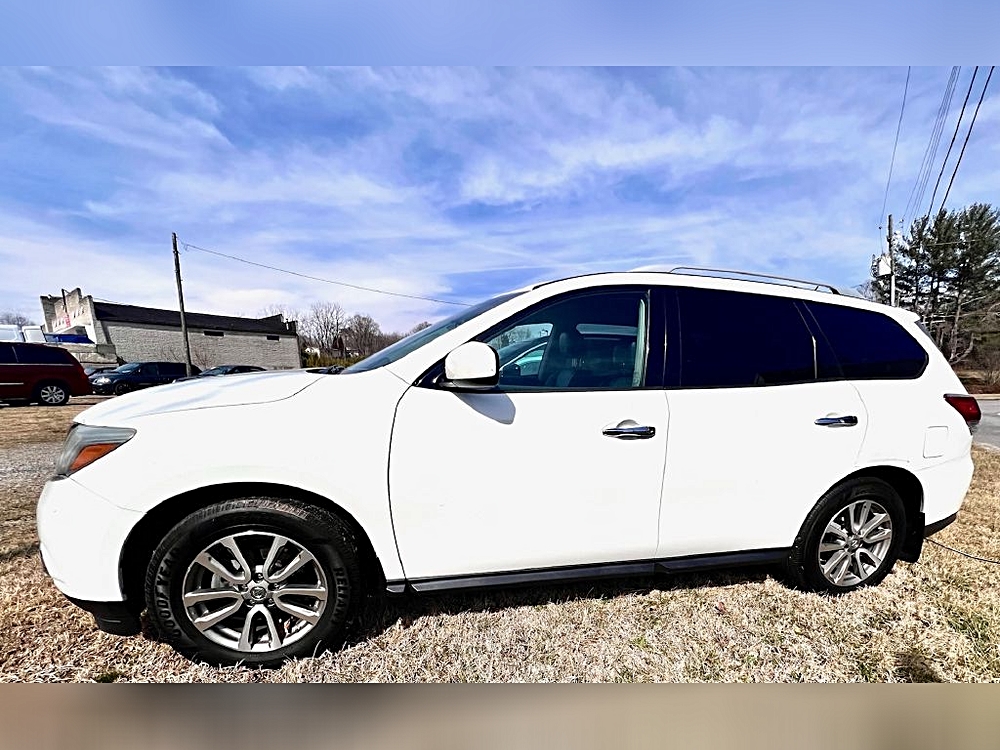 2015 Nissan Pathfinder SV