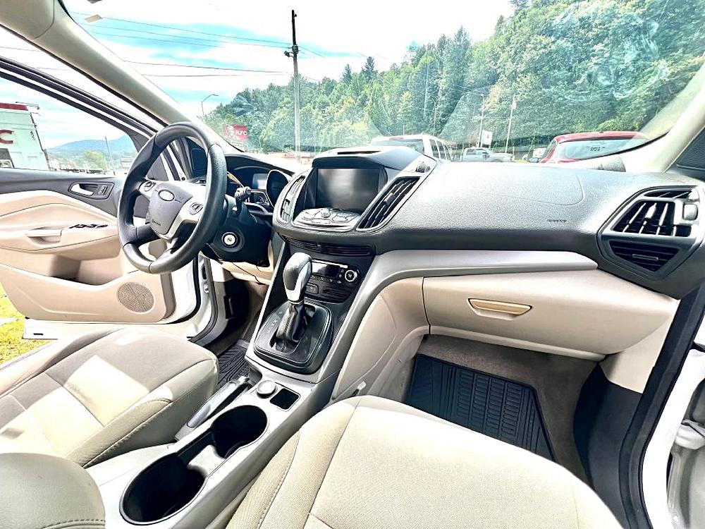 2015 Ford Escape SE - Photo 12