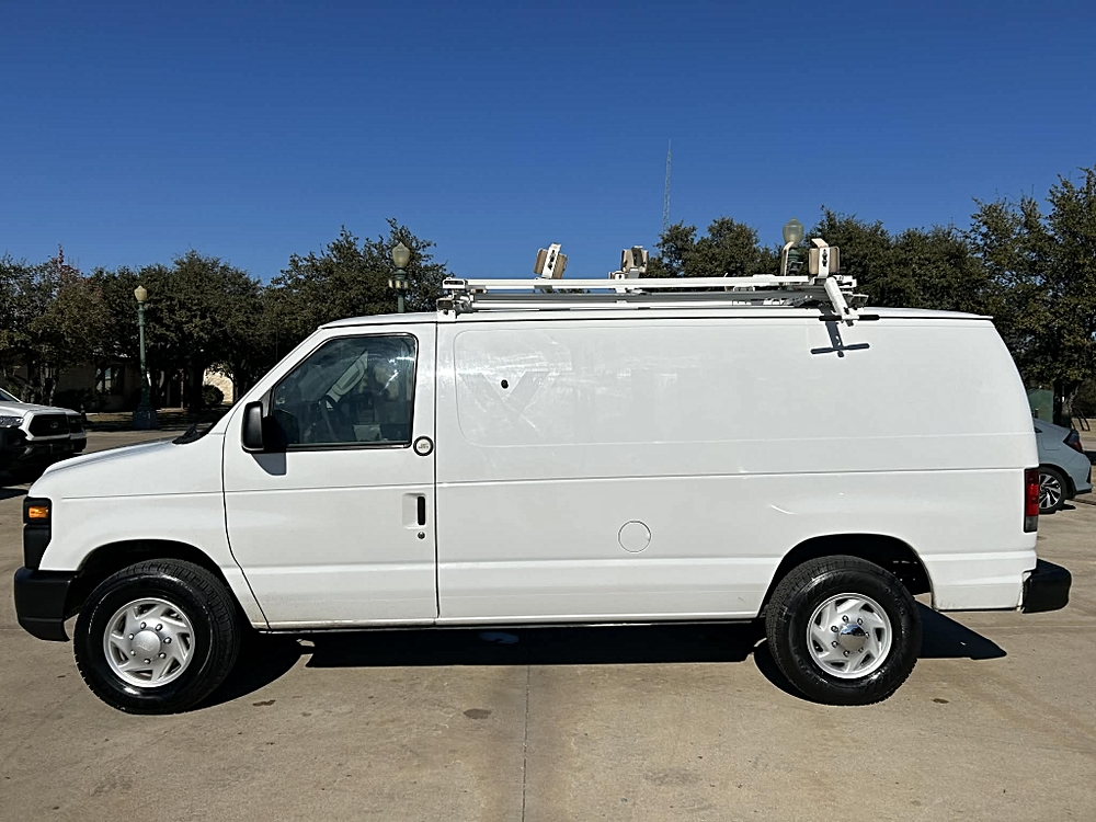2011 Ford E-Series Econoline Van Commercial's photo