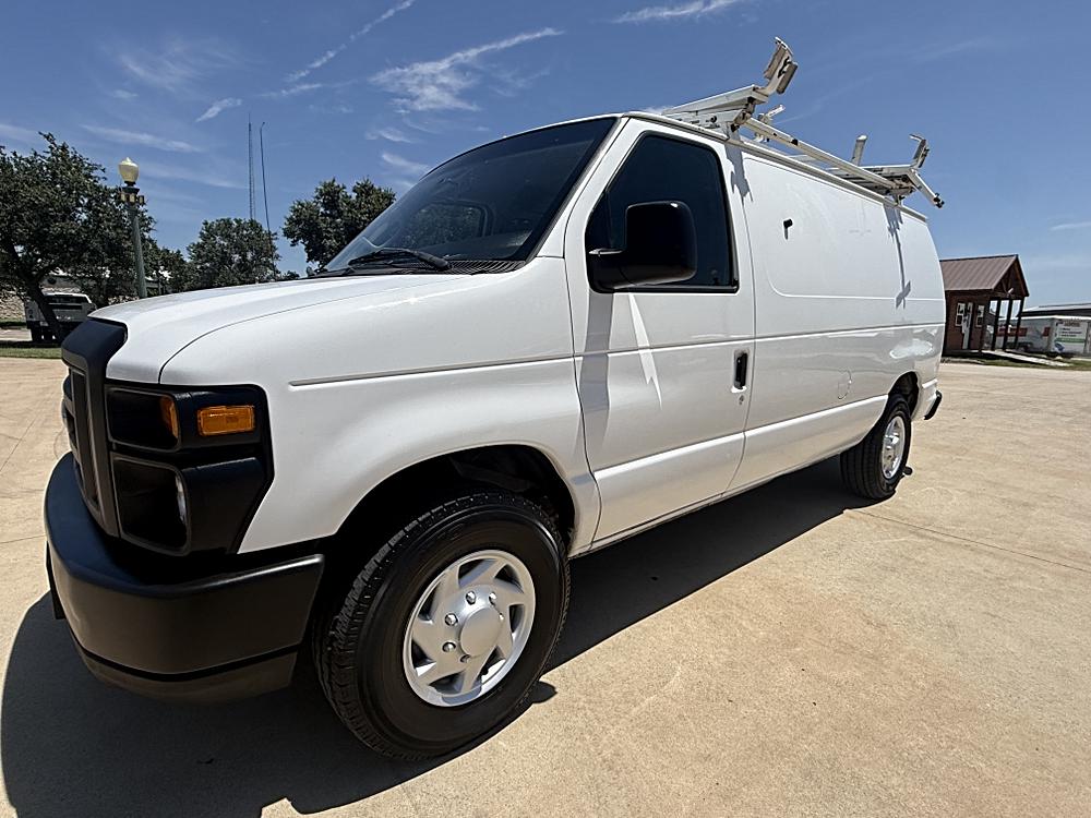 2009 Ford E-Series E-250 Van's photo