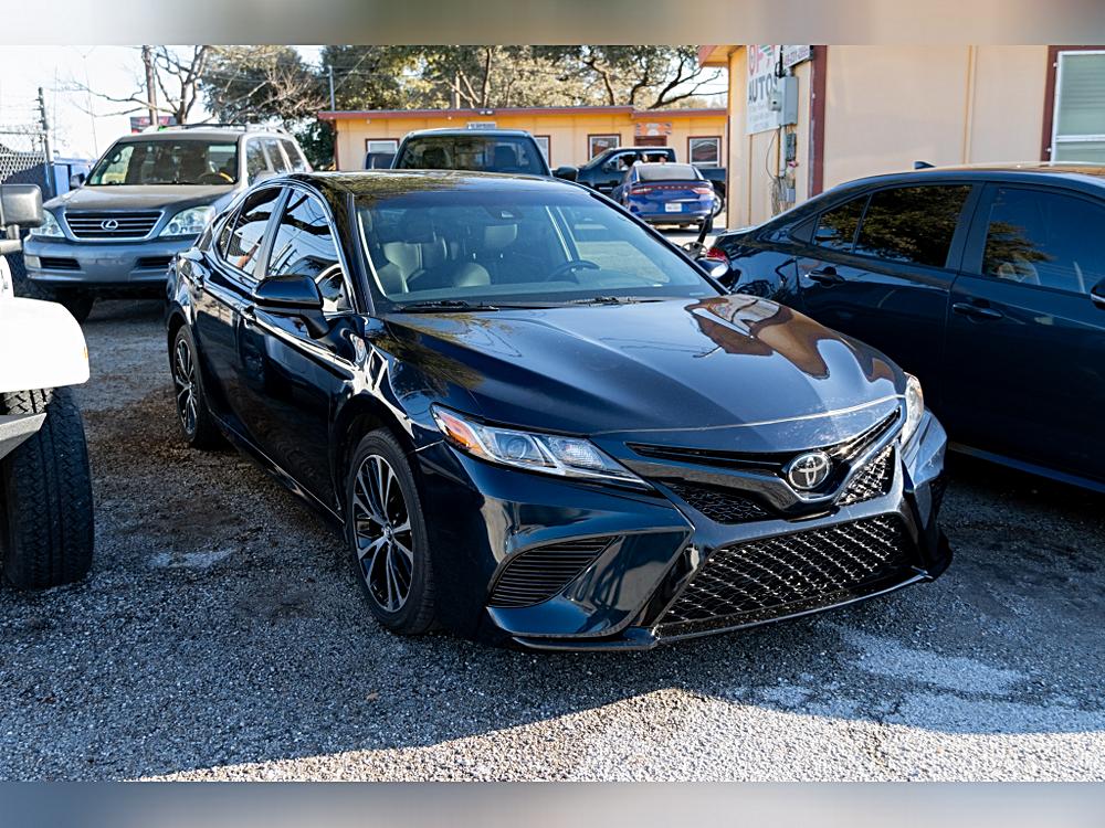 2018 Toyota Camry SE
