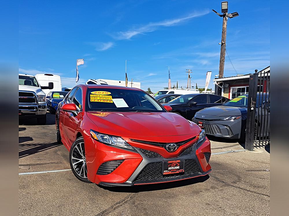 2020 Toyota Camry SE