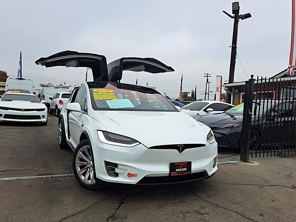 2016 Tesla Model X P90D's photo