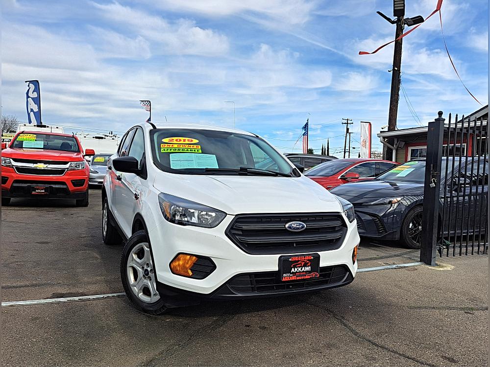2019 Ford Escape S's photo