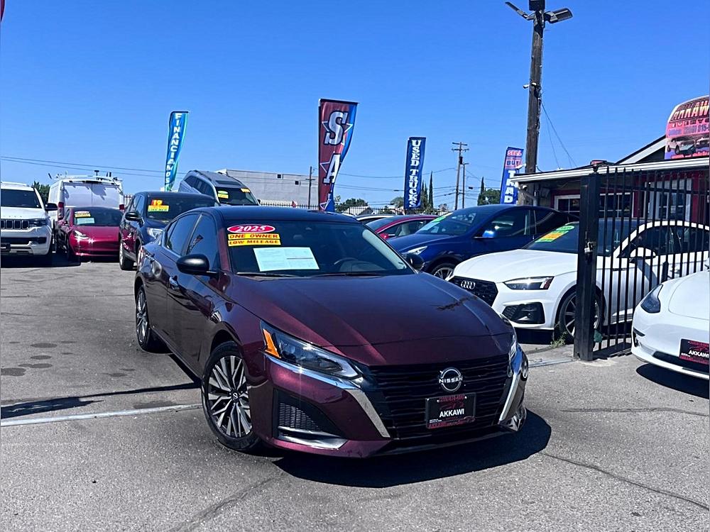 2025 Nissan Altima's photo