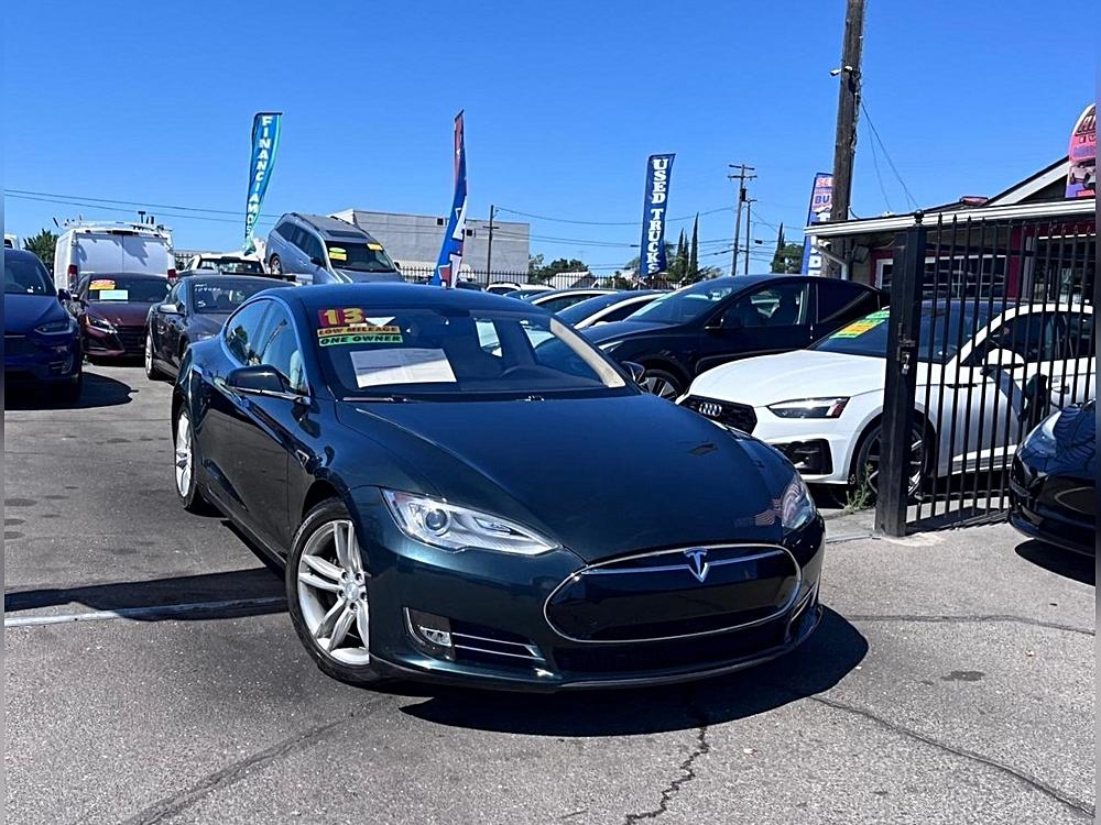 2013 Tesla Model S 85 kWh's photo
