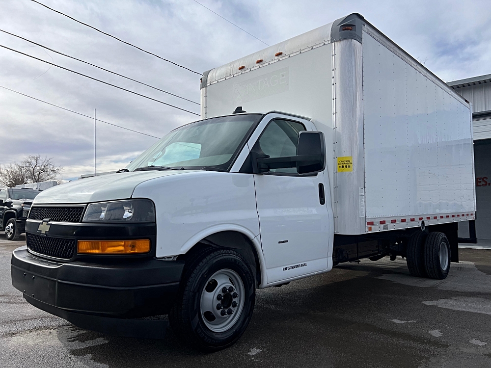 2019 Chevrolet Express Cutaway Base's photo