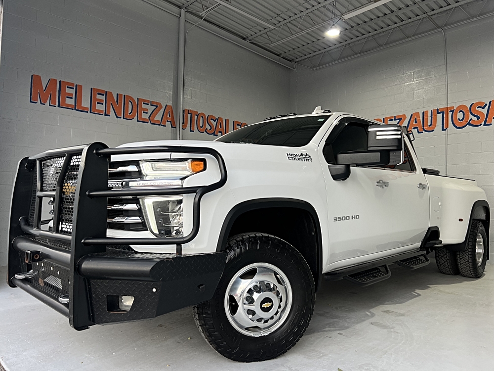 2021 Chevrolet Silverado HD's photo