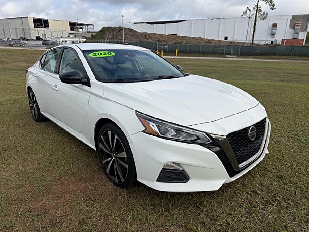 2020 Nissan Altima SR's photo