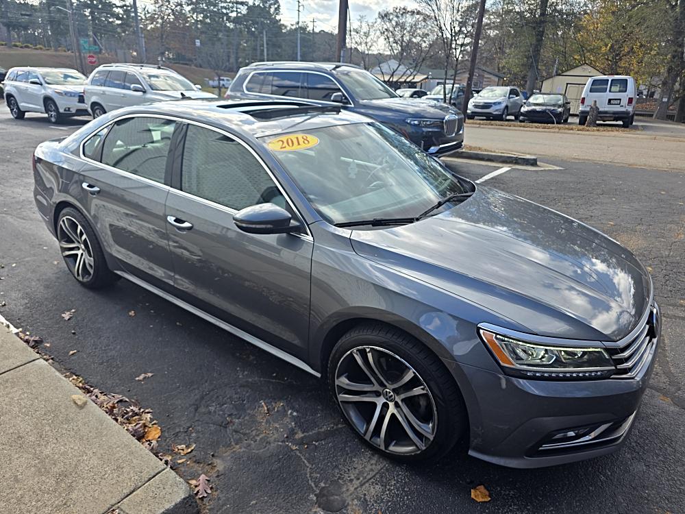 2018 Volkswagen Passat SE's photo