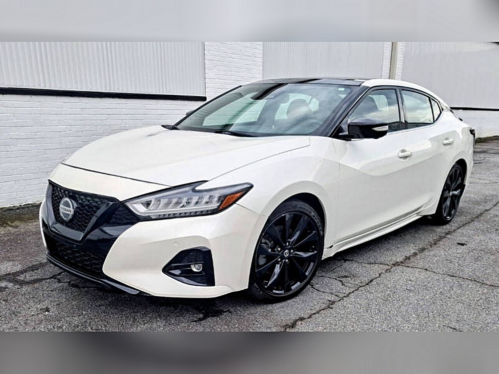 2021 Nissan Maxima SR's photo