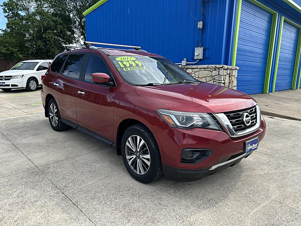 2017 Nissan Pathfinder S 2WD's photo