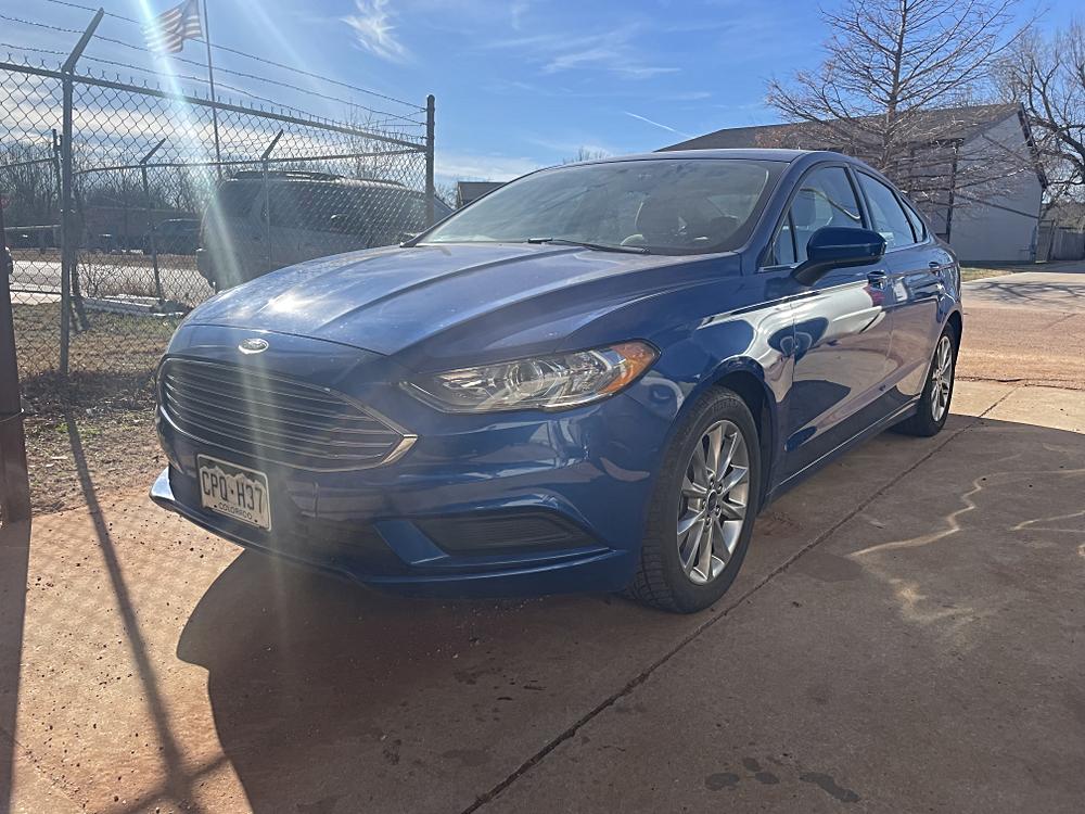 2017 Ford Fusion SE's photo