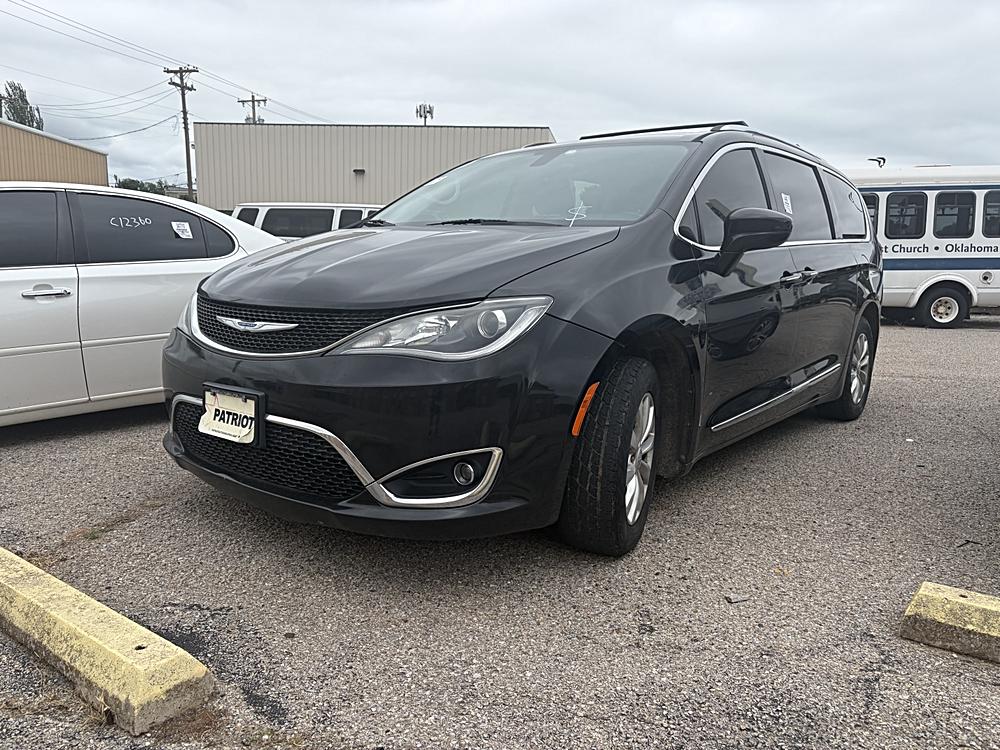 2019 Chrysler Pacifica Touring L's photo