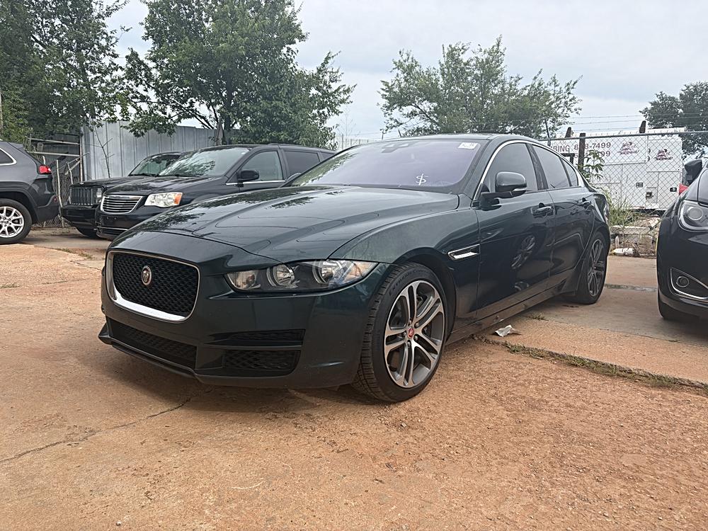 2017 Jaguar XE 35t Premium's photo