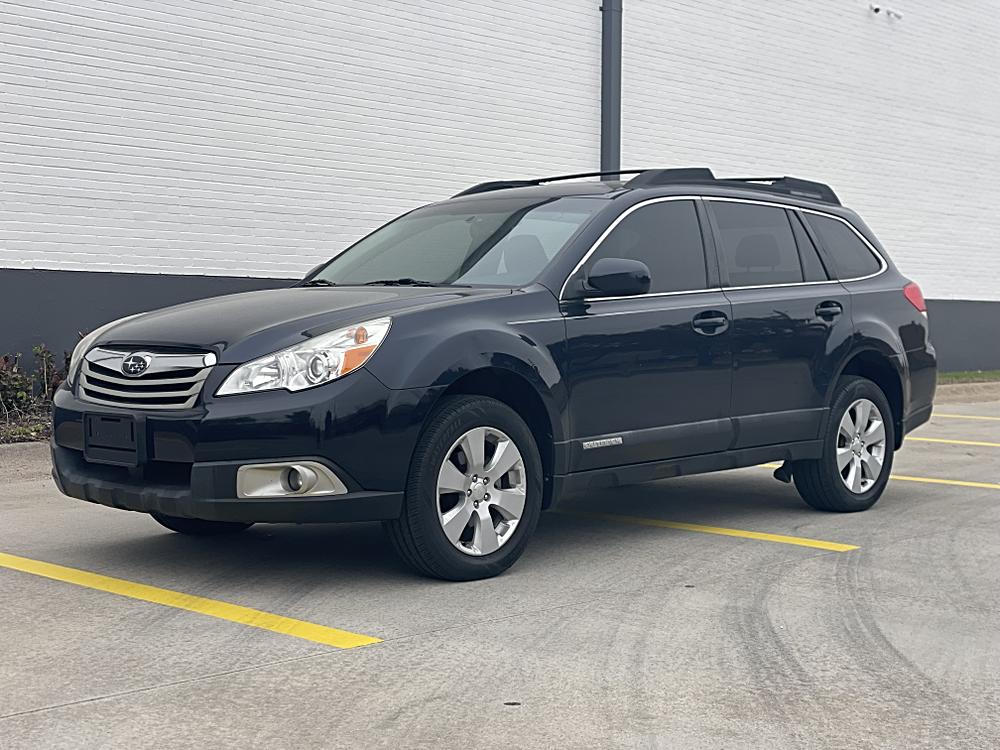 2012 Subaru Outback Premium's photo