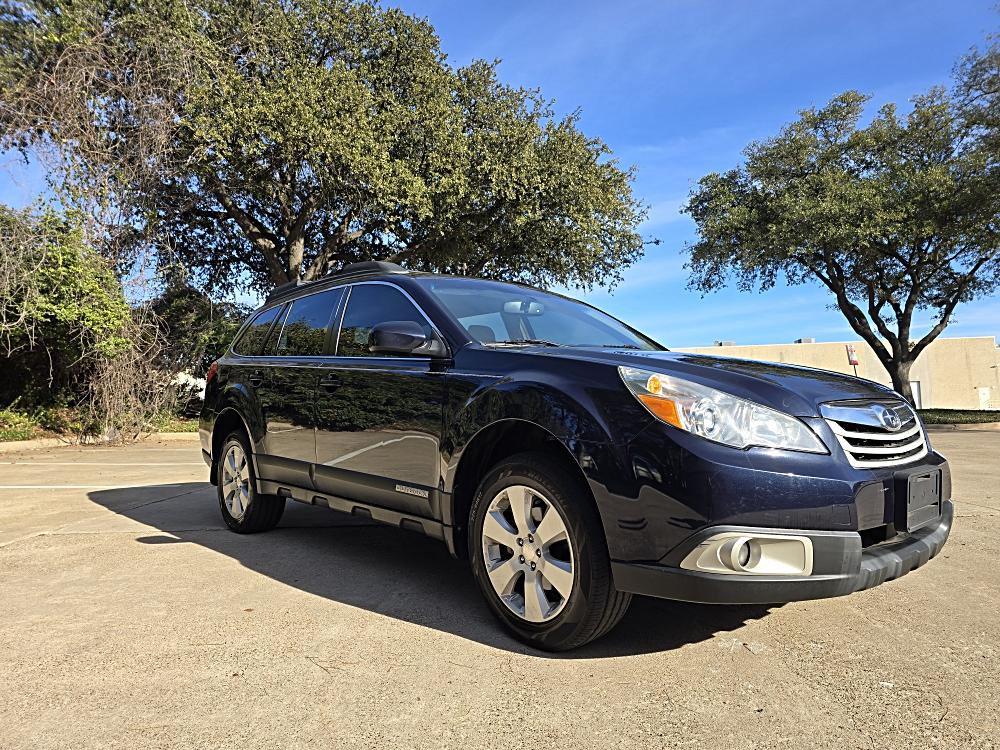 2012 Subaru Outback Premium's photo