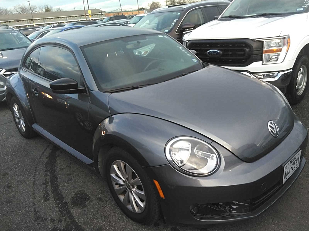 2014 Volkswagen Beetle Base's photo