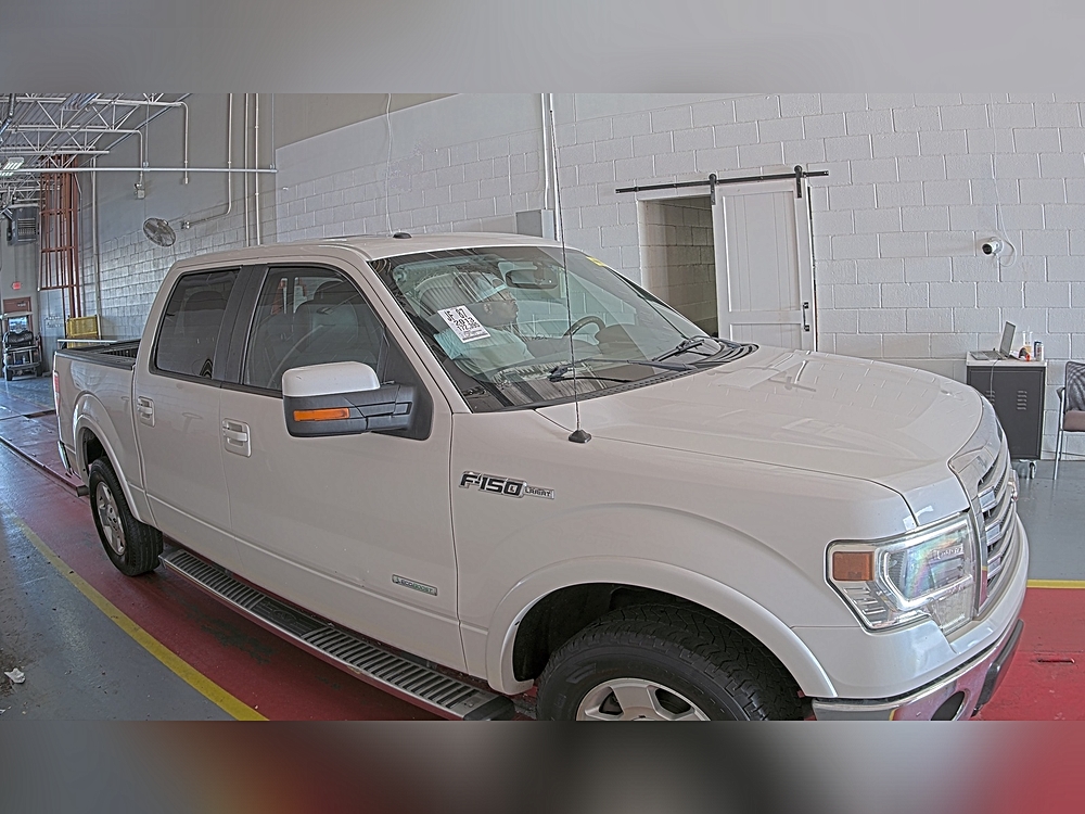 2013 Ford F-150 Lariat SuperCrew 145-in's photo