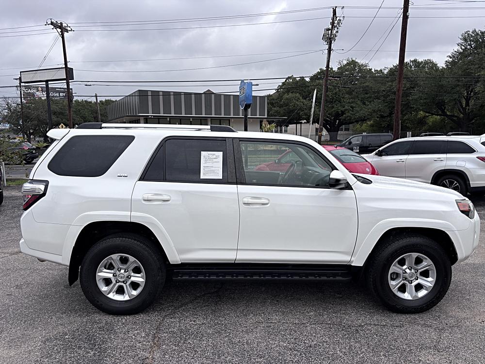 2020 Toyota 4Runner SR5's photo