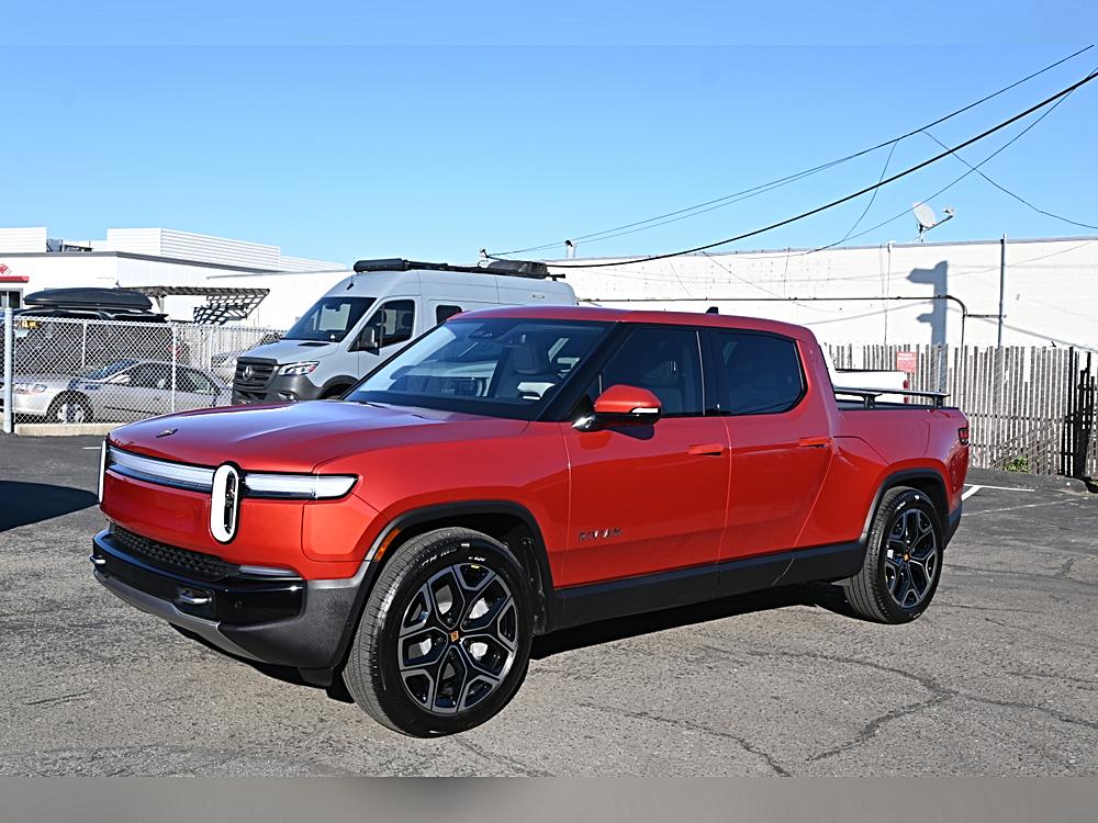 2025 Rivian R1T Adventure's photo