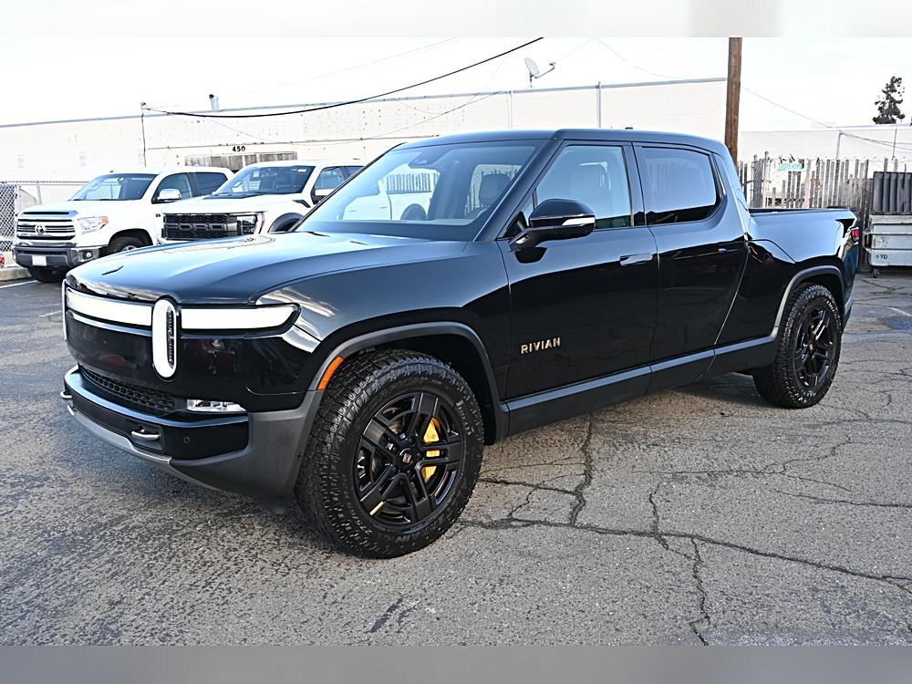 2023 Rivian R1T Adventure's photo