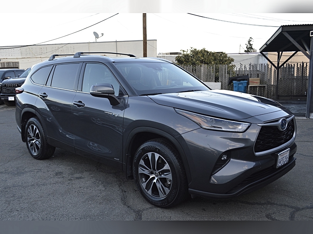 RMC Motorcars 2021 Toyota Highlander Hybrid XLE AWD | Auto dealership ...