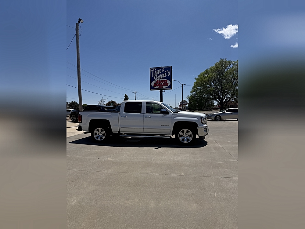 2018 GMC Sierra 4WD Crew Cab Short Box SLT's photo