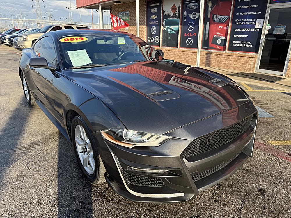2019 Ford Mustang EcoBoost Coupe's photo