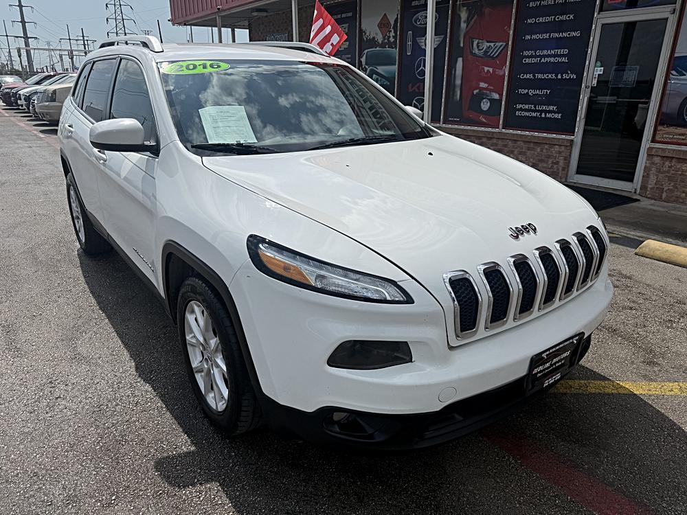 2016 Jeep Cherokee Latitude's photo