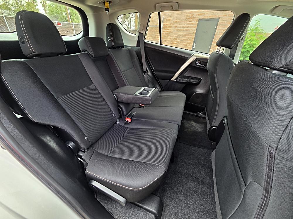 2015 Toyota RAV4 XLE - Photo 16