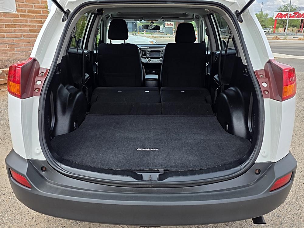 2015 Toyota RAV4 XLE - Photo 18