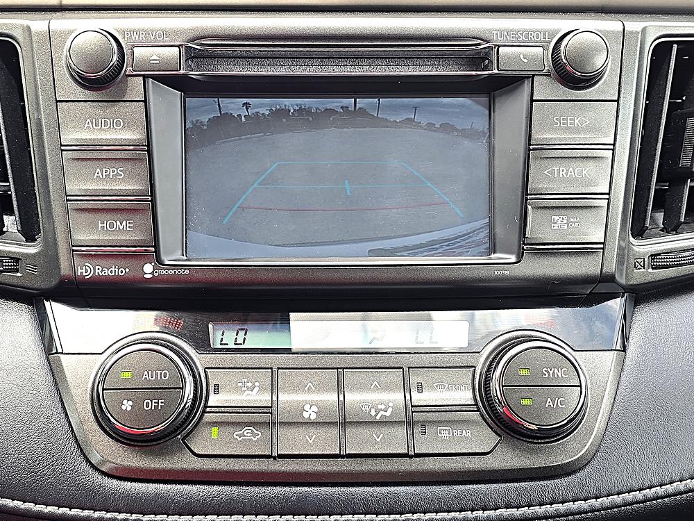 2015 Toyota RAV4 XLE - Photo 11