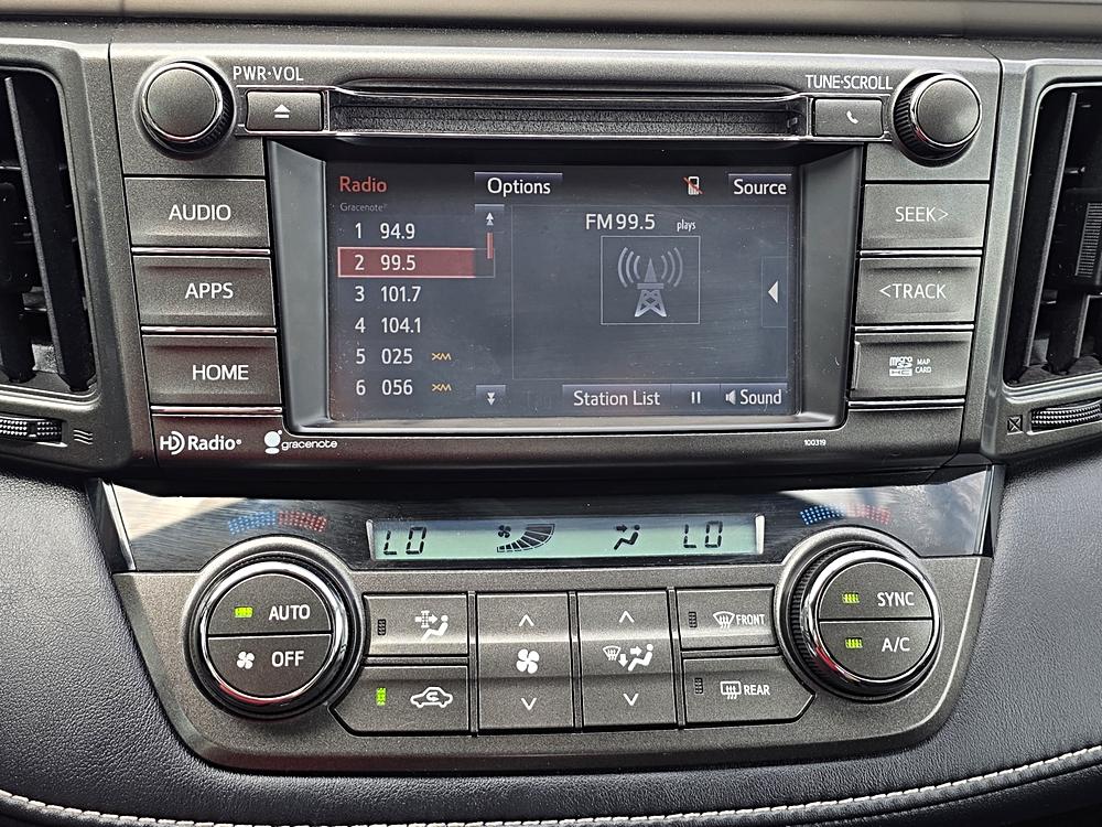 2015 Toyota RAV4 XLE - Photo 13