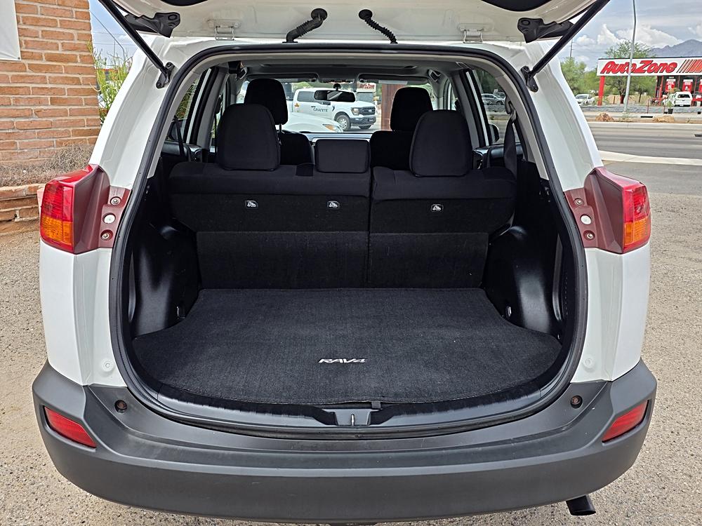 2015 Toyota RAV4 XLE - Photo 17