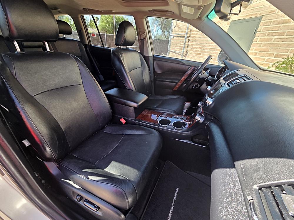 2011 Toyota Highlander Limited - Photo 12