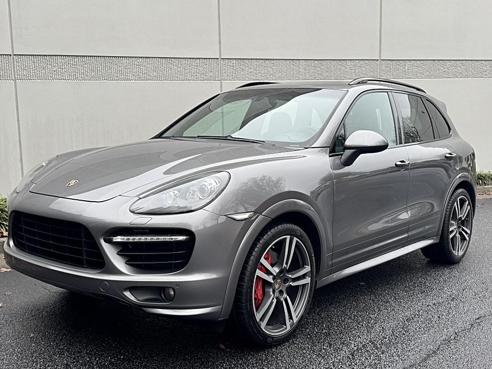 2013 Porsche Cayenne GTS's photo