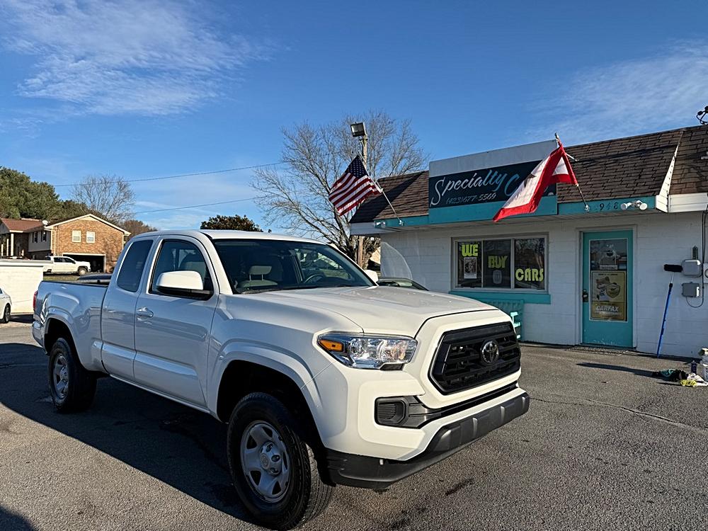 2020 Toyota Tacoma SR's photo