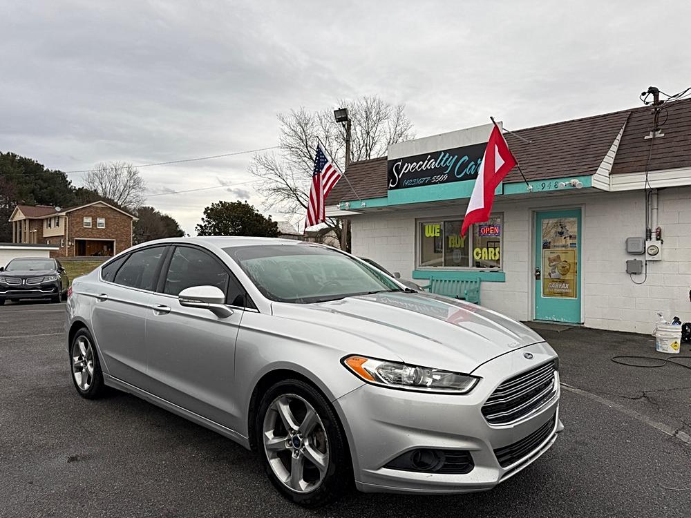 2014 Ford Fusion SE's photo