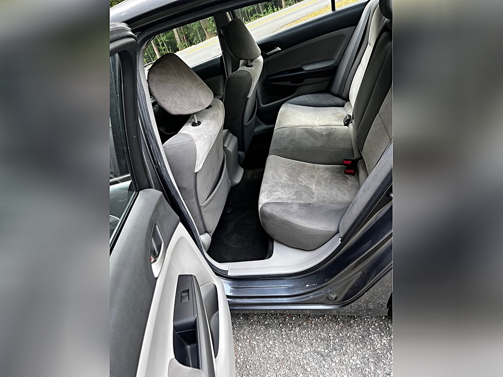 2010 Honda Accord LX-P - Photo 19