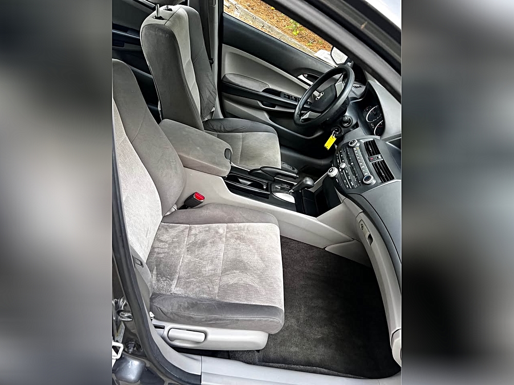 2010 Honda Accord LX-P - Photo 17