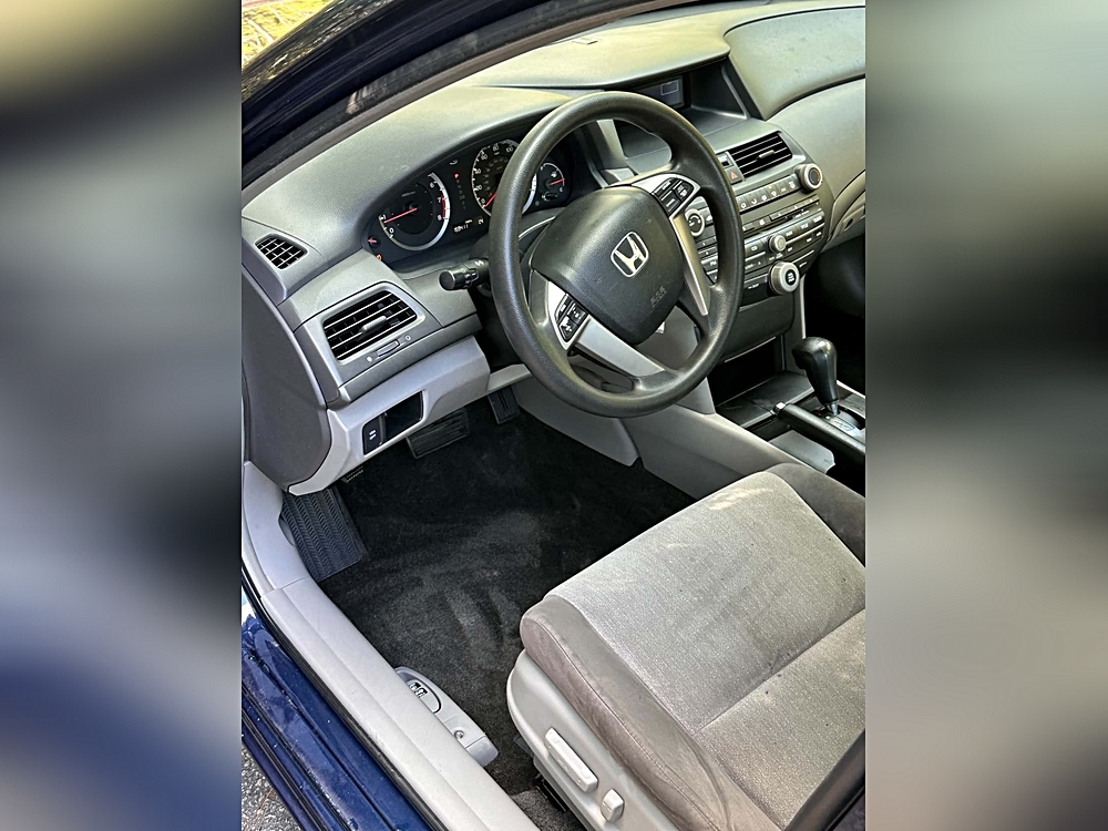 2009 Honda Accord LX-P - Photo 11