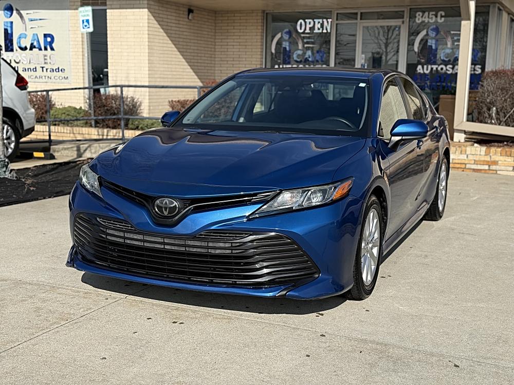 2019 Toyota Camry LE's photo