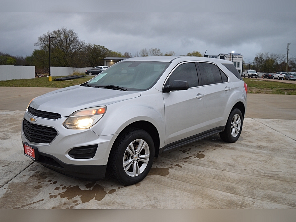 2016 Chevrolet Equinox LS's photo