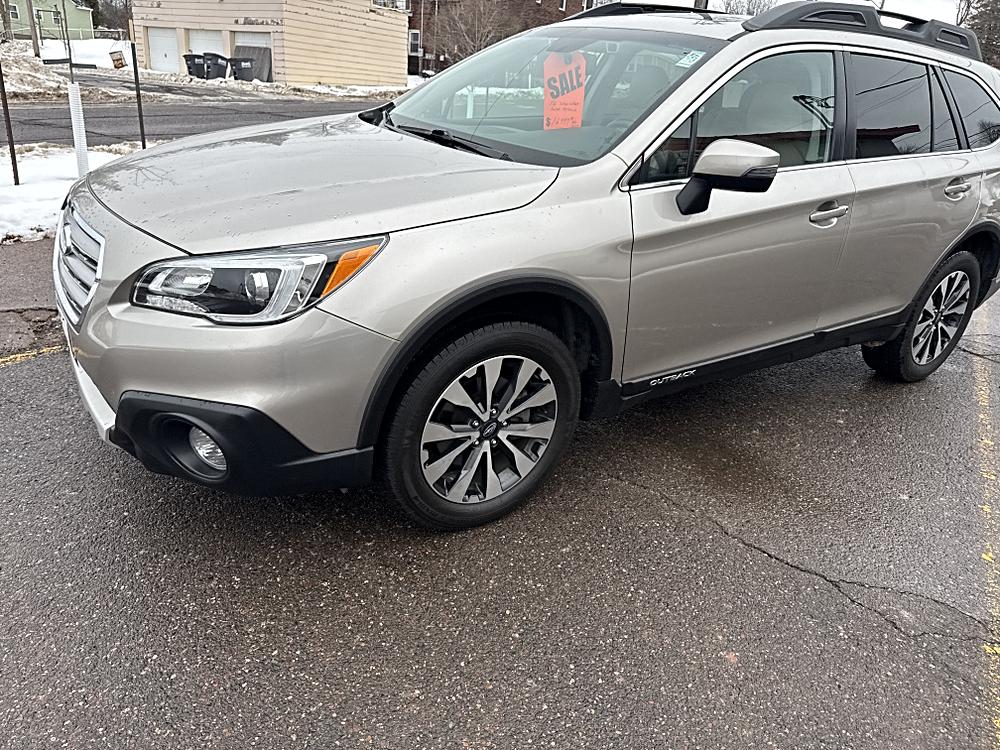 2016 Subaru Outback Limited's photo