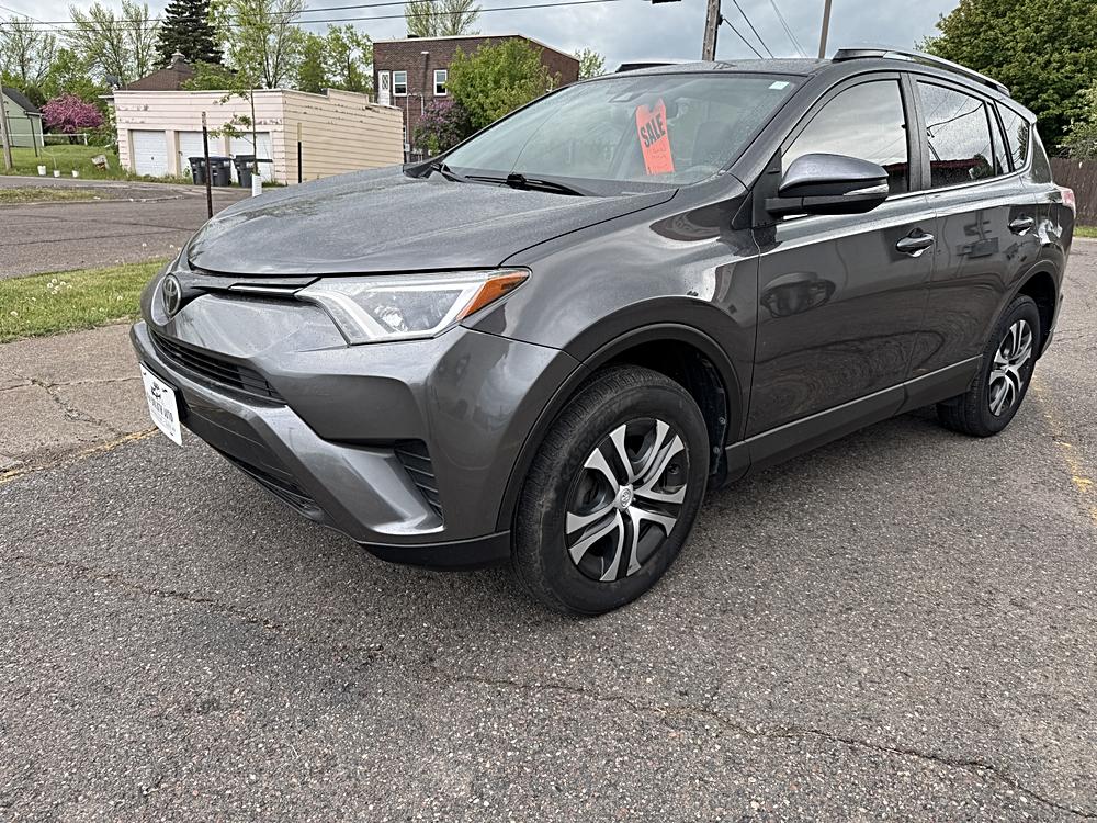 2017 Toyota RAV4 LE AWD's photo
